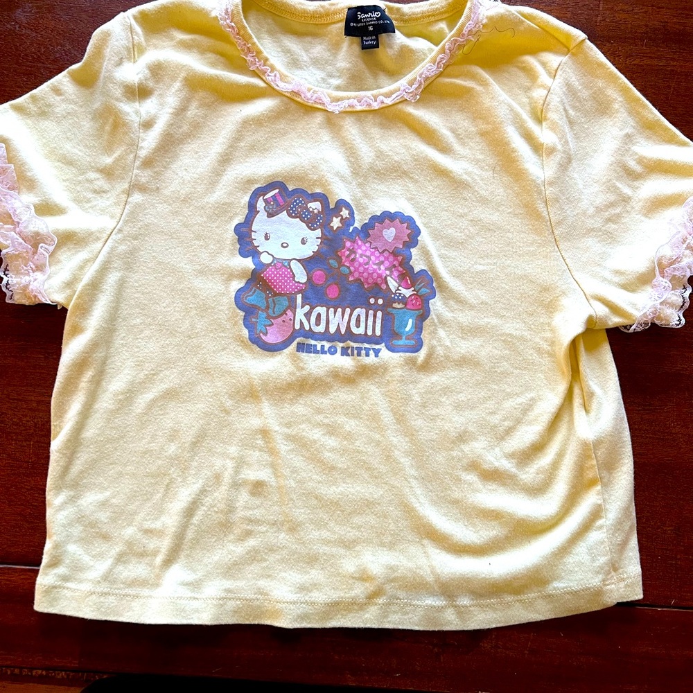 Sanrio Hello kitty cropped t shirt with lace detail size 16 junior